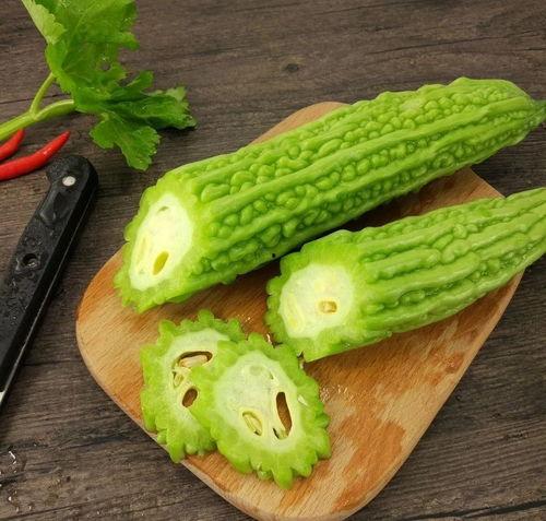 阿荣旗吃瓜,吃瓜也能吃出风情万种